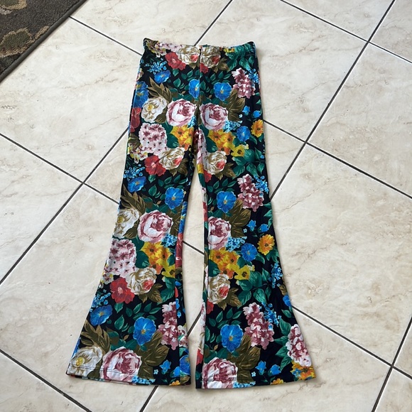 The Janis Bells-Rose Garden - Picture 7 of 7